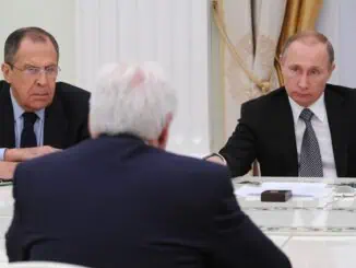 Putin mit Sergei Lawrow (links) und Frank-Walter Steinmeier (2016)